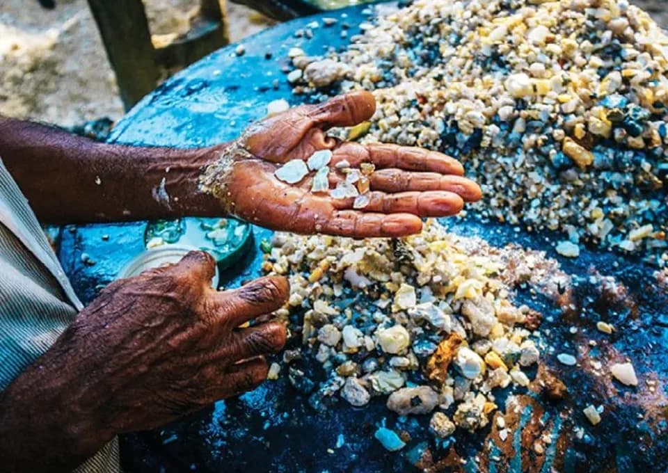 Colombo – Metiyagoda Moonstone Mine & Madu Ganga River Safari – Colombo